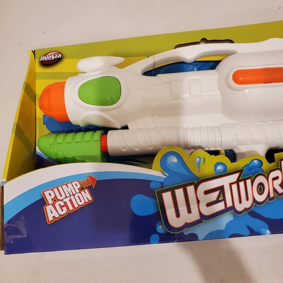 Hunson Wetworks Water Gun Pump Action New - Picture 3 of 6